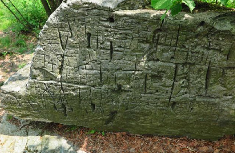 Dolmen.jpg